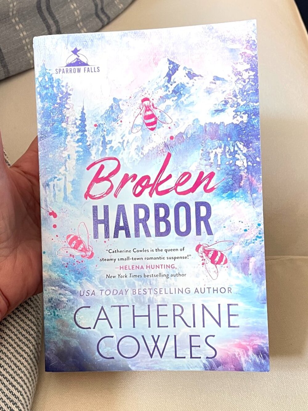 Broken Harbor (Sparrow Falls Series) by Catherine Cowles-Like New!